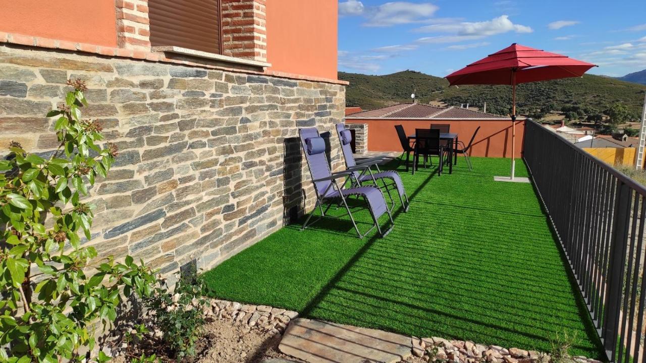 Casa Rural La Colmena Del Geoparque Landhaus Navatrasierra